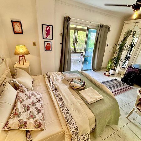 Large Room With Its Own Balcony El El Cairo Exterior foto