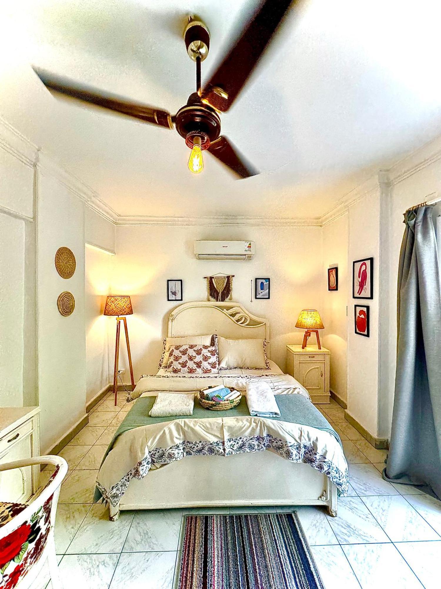 Large Room With Its Own Balcony El El Cairo Exterior foto